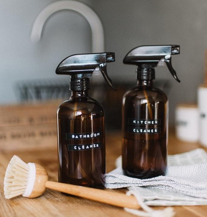 ¿Cómo usar menos plástico al limpiar tu casa🏠? - Come Verde