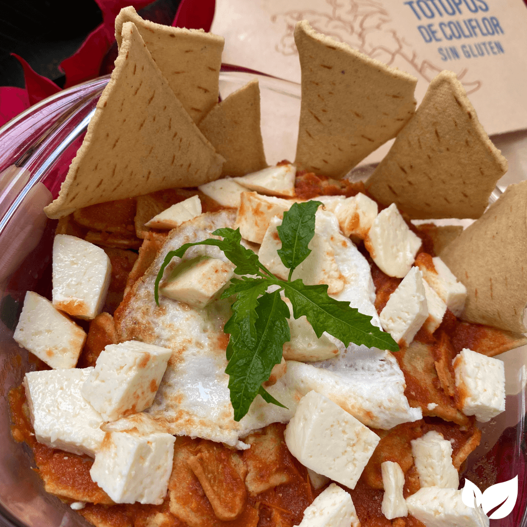 Chilaquiles Rojos FIT - Come Verde